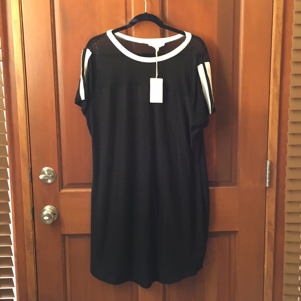 Fun little spring/summer casual black dress!